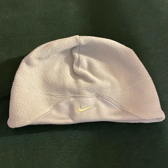 Nike Accessories - Nike women’s fleece running hat beanie